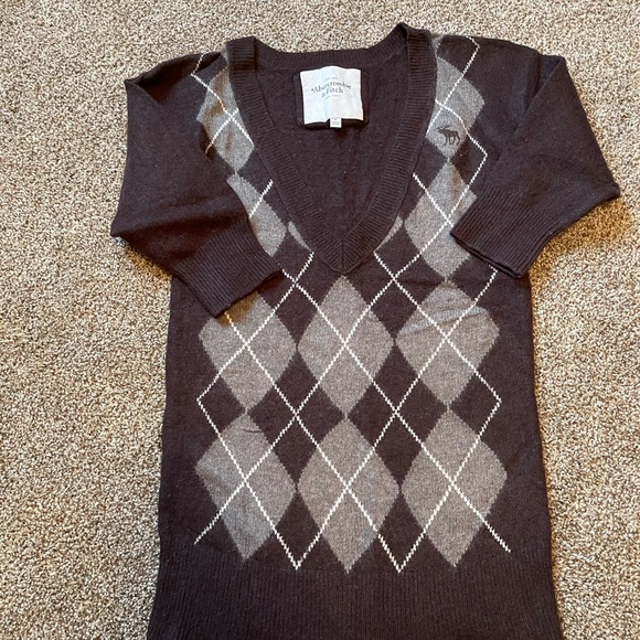 Abercrombie and Fitch Size Medium Sweater - Picture 2 of 5